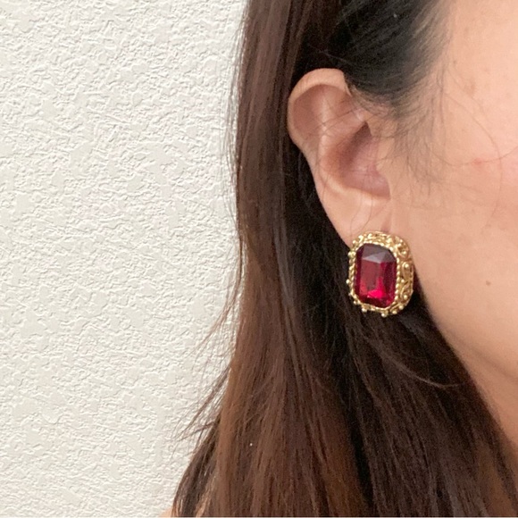 Unsigned Vintage Red Cushion Cut Red Rhinestone Ornate Gold-tone Earrings 15.7g - Picture 2 of 12